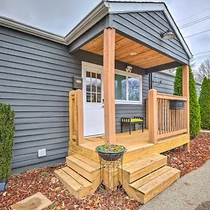 Luxe Lyndon Less Than 11 Mi To Dtwn Louisville! Holiday home Louisville